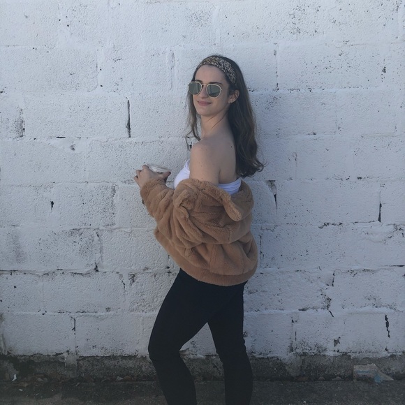 Meet your Posher, Emily - Picture 5 of 6